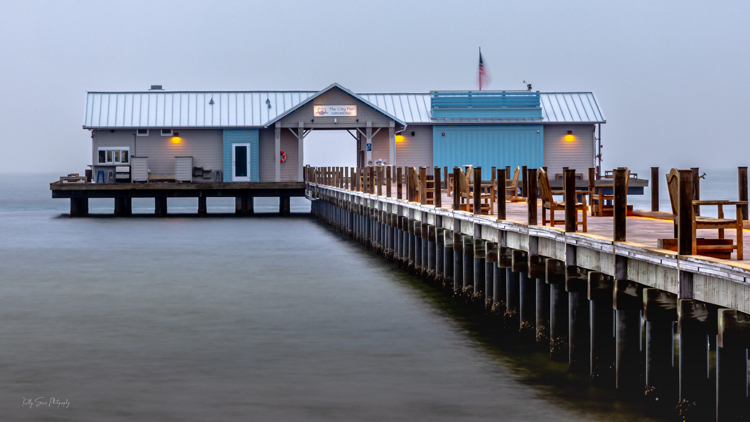 City pier 16x9 signed